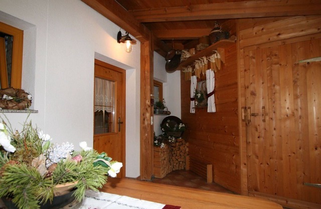 Lovely apartment for 10 guests with WIFI, TV, terrace and parking