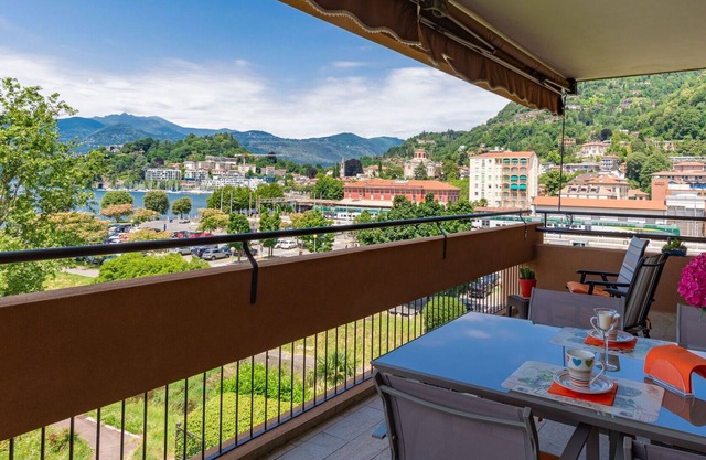 Lovely apartment for 5 people with WIFI, TV, balcony, pets allowed and parking