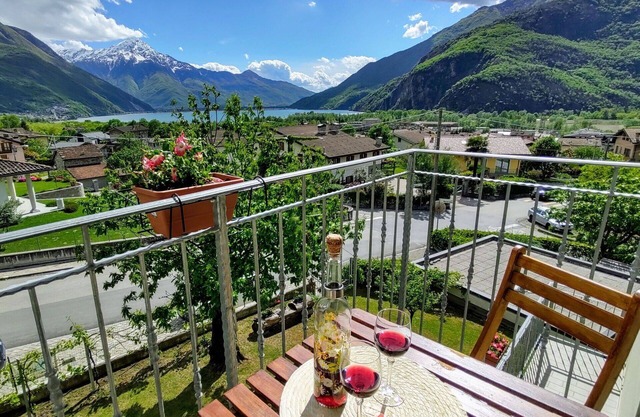 Lovely apartment for 5 guests with WIFI, TV, balcony and parking