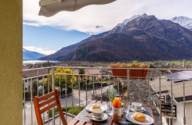 Lovely apartment for 5 guests with WIFI, TV, balcony and parking