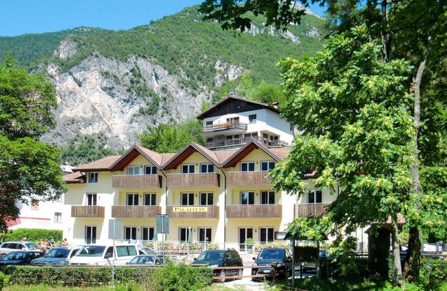 Lovely apartment for 4 guests with WIFI, TV and terrace