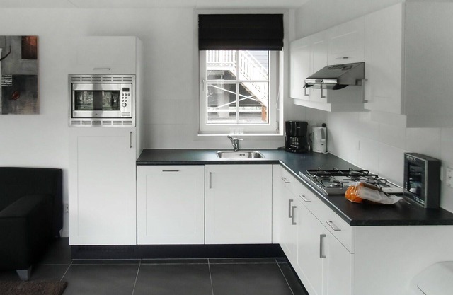 Lovely apartment in villa for 6 people with WIFI, TV, terrace and parking