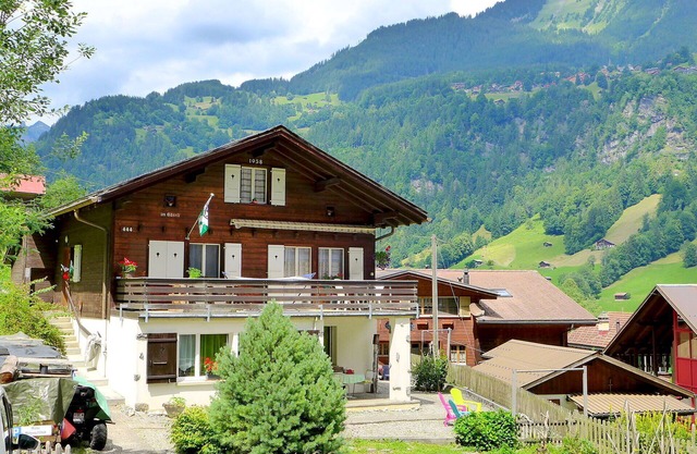 Lovely apartment for 4 guests with WIFI, patio and parking