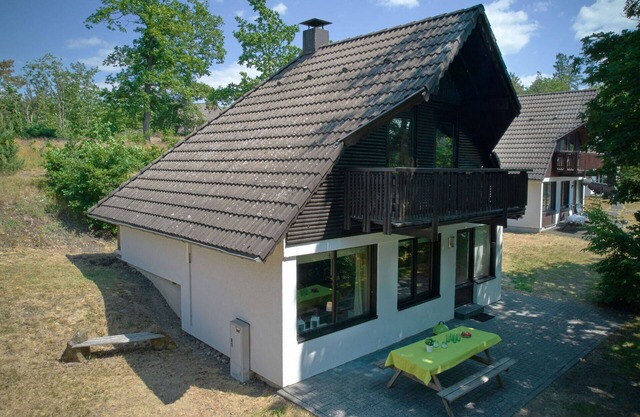 Lovely apartment in villa for 2 guests with WIFI, TV, terrace and pets allowed