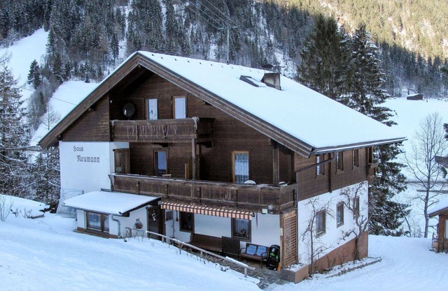 Lovely apartment for 4 people with WIFI, TV, balcony and parking