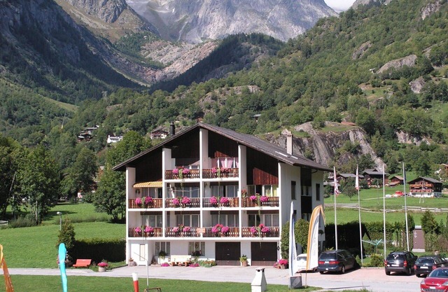 Lovely apartment for 4 guests with WIFI, TV, balcony and pets allowed
