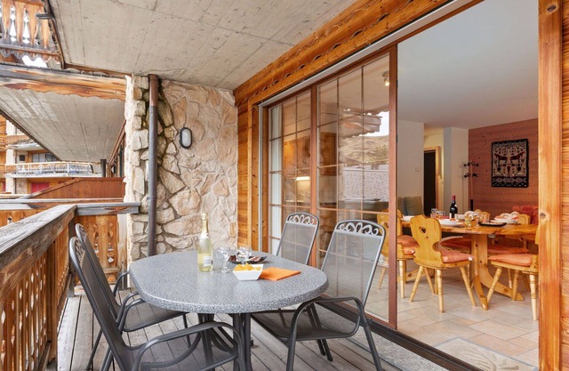 Lovely apartment for 4 guests with WIFI, TV, balcony, pets allowed and parking