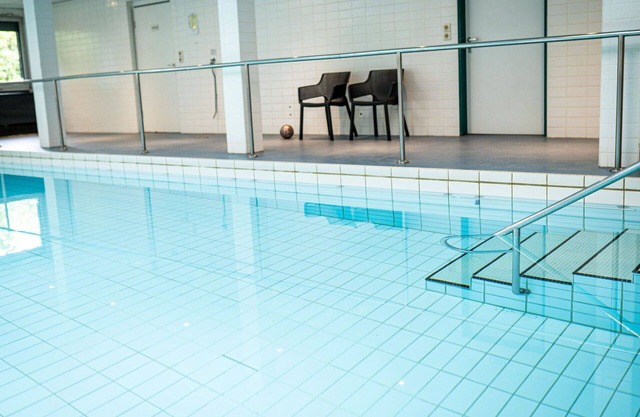 Lovely apartment for 21 people with WIFI, pool, hot tub, terrace and parking