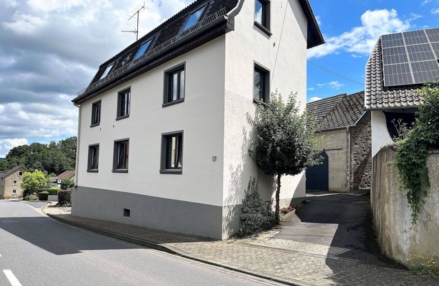 Lovely apartment for 10 people with WIFI, A/C, TV, patio and parking