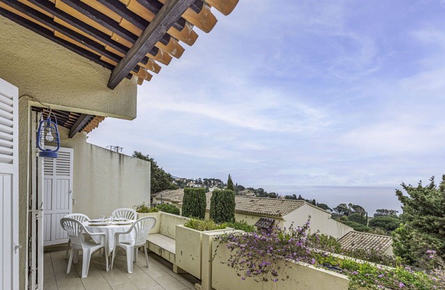 Lovely apartment for 4 guests with WIFI, pool, TV and terrace