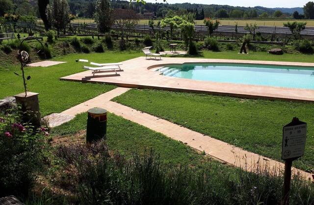 Lovely apartment for 4 guests with WIFI, pool and parking