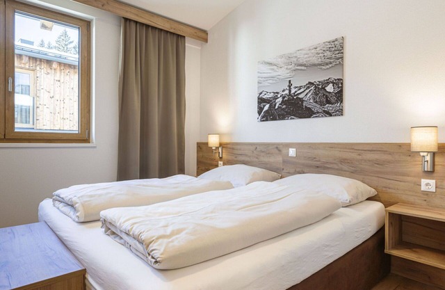 Lovely apartment for 10 people with pool, WIFI, TV, terrace and parking