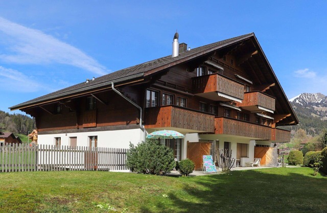 Lovely apartment for 4 guests with WIFI, TV, terrace and parking