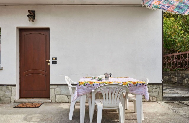 Lovely apartment for 7 people with WIFI, TV, terrace, pets allowed and parking