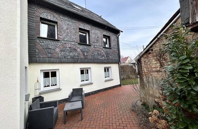 Lovely apartment for 12 guests with WIFI, hot tub, TV, patio, pets allowed and parking