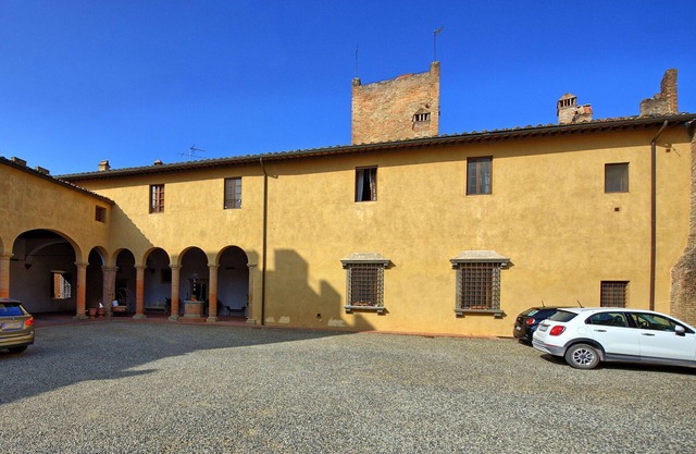 Lovely apartment for 3 people with A/C, WIFI, TV, panoramic view and parking, close to San Gimig.