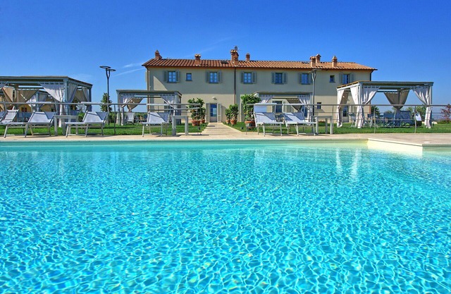 Lovely apartment for 3 people with pool, WIFI, A/C, TV, panoramic view and parking