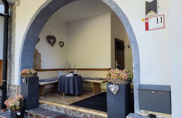 Lovely apartment for 4 people with WIFI, TV, pets allowed and parking