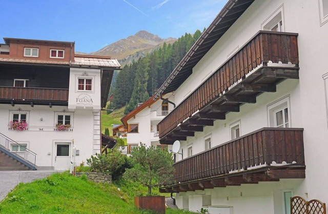 Lovely apartment for 4 people with WIFI, TV, balcony, pets allowed, panoramic view and parking