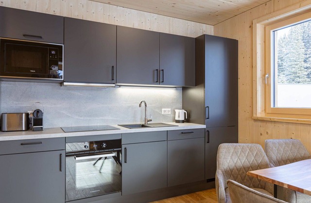 Lovely apartment for 4 guests with WIFI, TV, terrace and parking