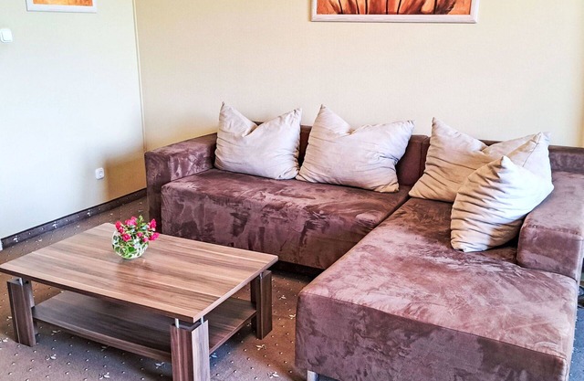 Lovely apartment for 4 guests with WIFI, TV, balcony and parking