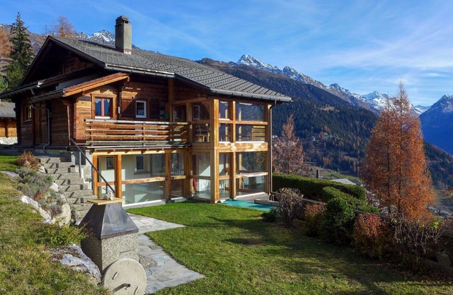 Lovely apartment for 4 guests with WIFI, patio and parking