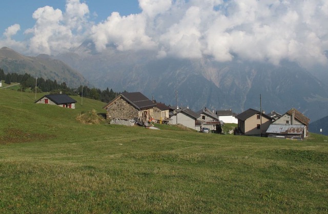 Lovely apartment for 4 guests with WIFI, TV, balcony, pets allowed, panoramic view and parking