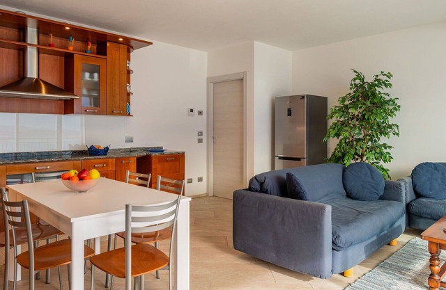 Lovely apartment for 4 people with WIFI, A/C, TV, terrace, pets allowed and parking