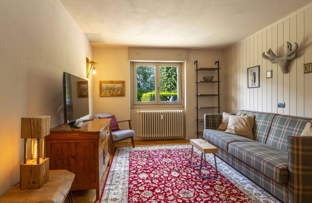 Lovely apartment for 4 people with WIFI, TV, pets allowed and parking