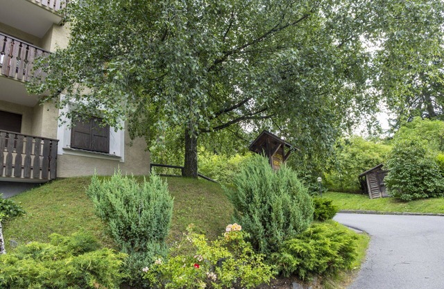 Lovely apartment for 4 people with WIFI, hot tub, TV, pets allowed and parking