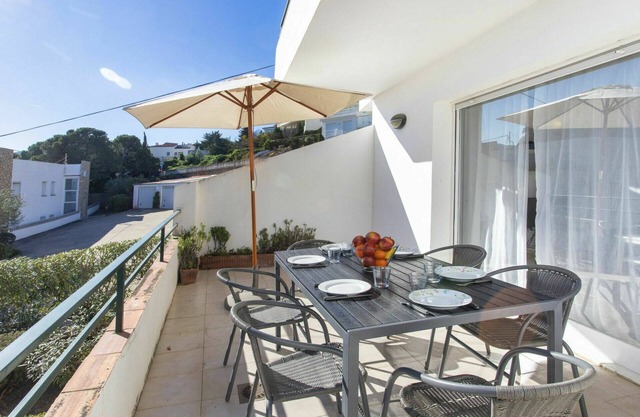 Lovely apartment for 5 people with WIFI, TV, terrace and pets allowed