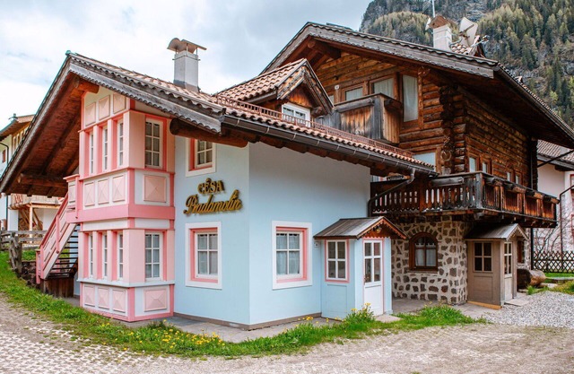 Lovely apartment for 6 guests with WIFI, TV, balcony and parking