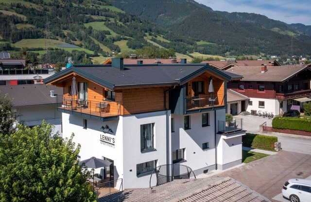 Lovely apartment for 4 guests with WIFI, TV, terrace, pets allowed, panoramic view and parking