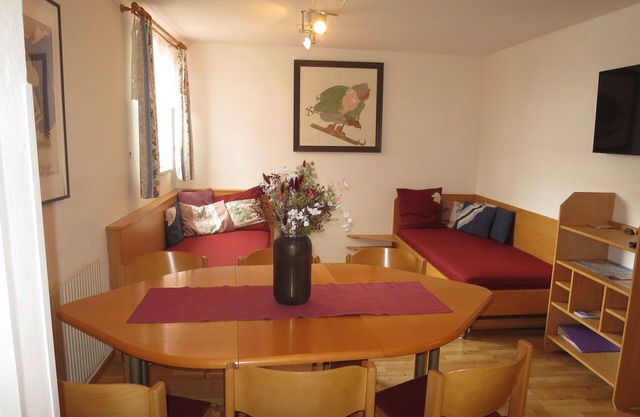 Lovely apartment for 6 people with WIFI, TV, balcony and parking