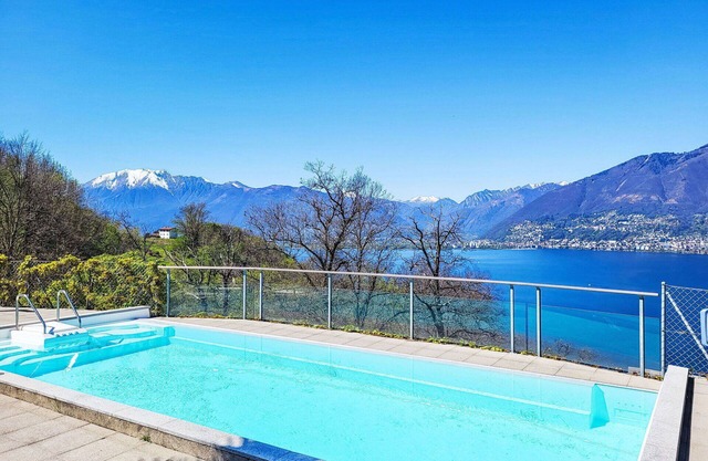 Lovely apartment for 4 guests with pool, WIFI, TV, terrace, pets allowed, panoramic view and par.