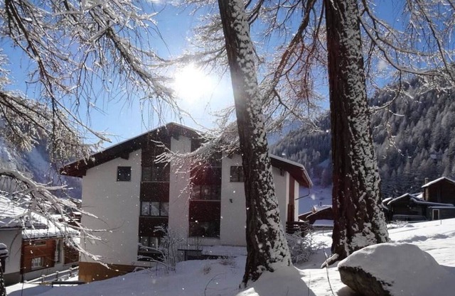 Lovely apartment for 4 people with WIFI, TV, balcony and parking