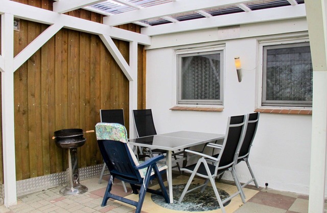Lovely apartment for 4 guests with WIFI, TV, terrace, pets allowed and parking