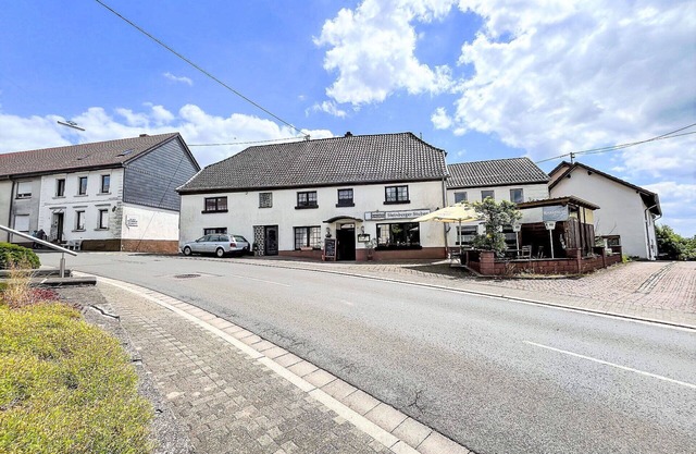 Lovely apartment for 8 guests with WIFI, TV, pets allowed and parking