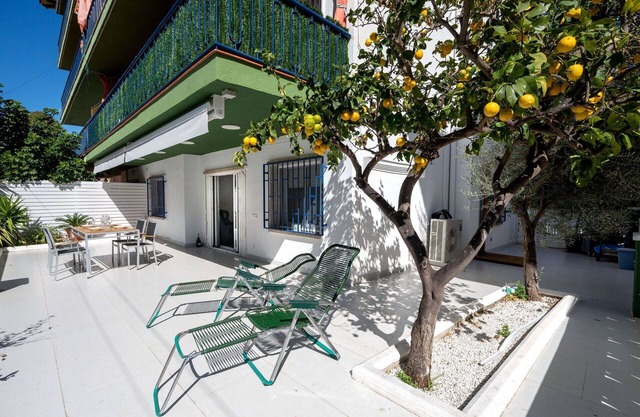 Lovely apartment for 5 people with A/C, WIFI, TV, terrace and parking