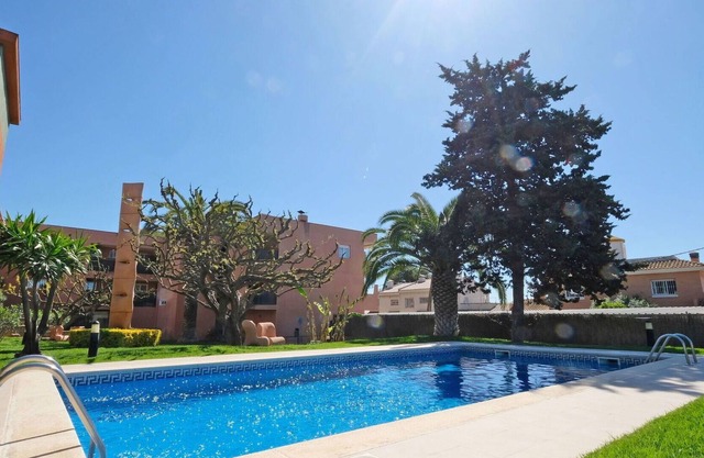Lovely apartment for 6 guests with WIFI, pool, TV and terrace