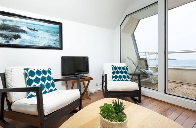 Lovely apartment for 4 people with WIFI, balcony and parking