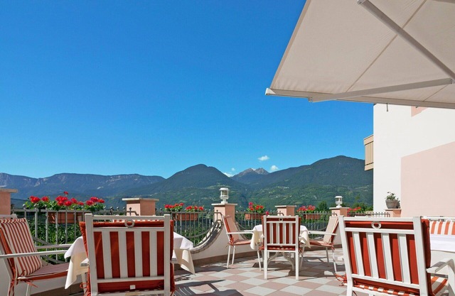 Lovely apartment for 3 people with WIFI, pool, TV, balcony, pets allowed and parking