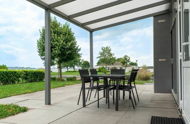 Lovely apartment for 4 guests with WIFI, TV, terrace and parking