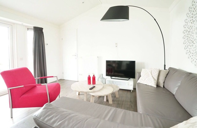 Lovely apartment for 6 guests with WIFI, TV, terrace and parking