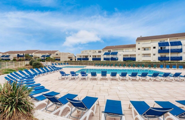 Lovely apartment for 3 people with WIFI, pool, TV, terrace and parking