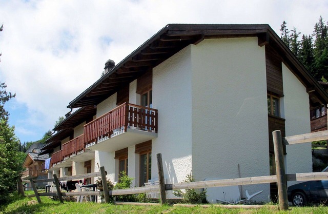 Lovely apartment in villa for 8 people with WIFI, TV, terrace, pets allowed and parking