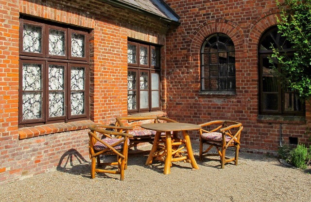 Lovely apartment in villa for 3 guests with WIFI, TV, patio and parking