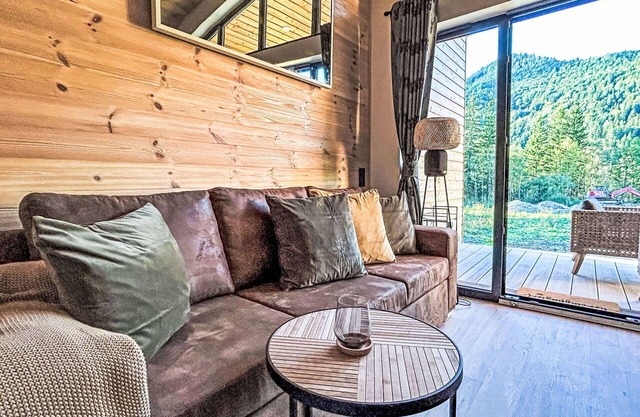 Lovely apartment in villa for 5 people with A/C, TV, terrace and parking