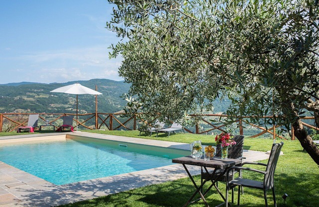 Lovely apartment in villa with WIFI, pool, A/C, TV, patio, panoramic view and parking