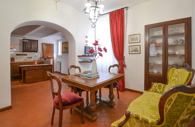 Lovely apartment in Arezzo with kitchen
